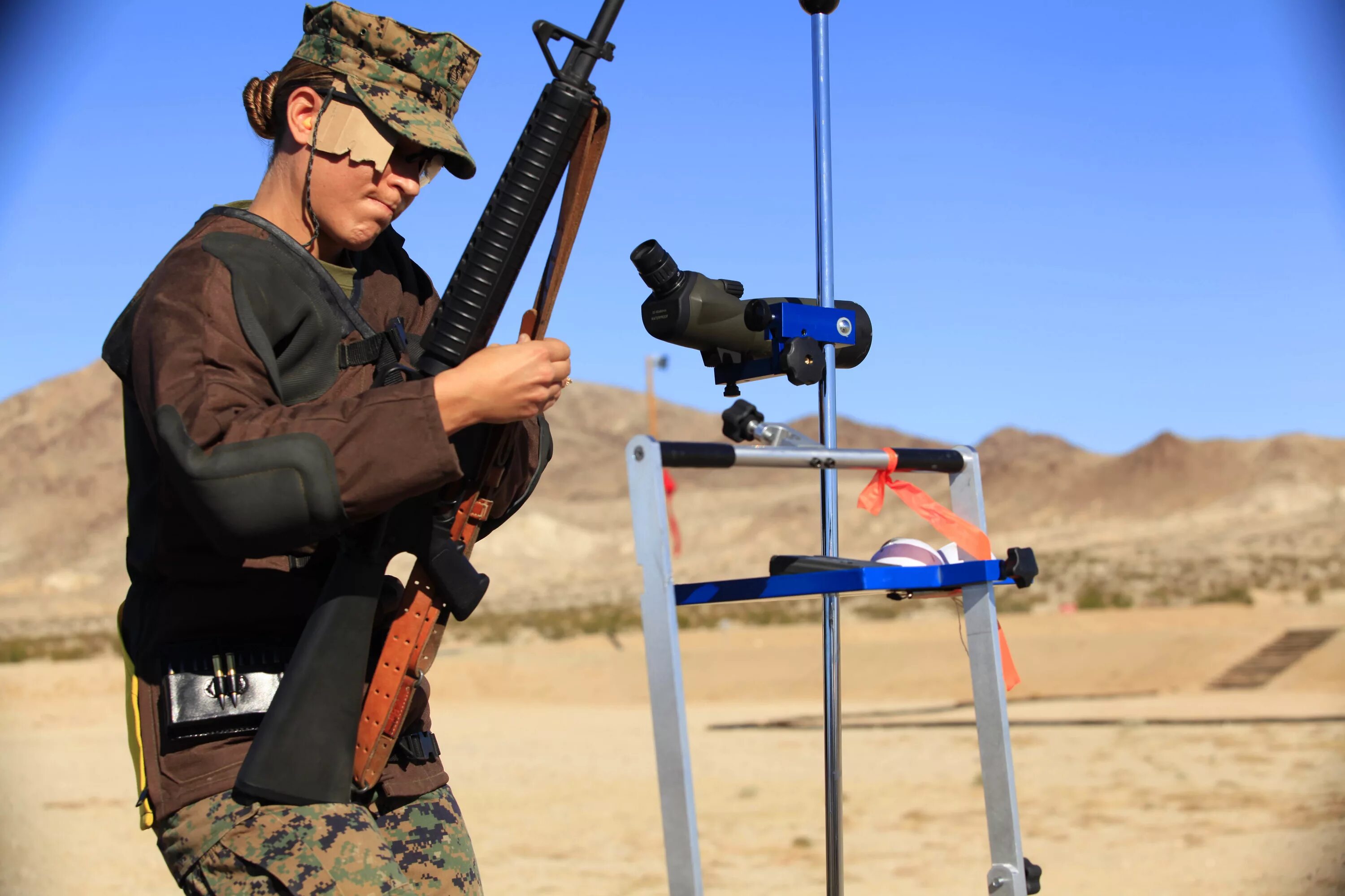 Беар арчери. Александр лебедев инструктор по стрельбе. Вера лепская модель. Онокой владимир алексеевич. Archery.