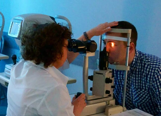 Алиев ахмед абдул гамидович офтальмолог окулист. Биомикроскопия глазного дна. Офтальмоскопия глазного дна. Офтальмоскопия (биомикроскопия глазного дна).