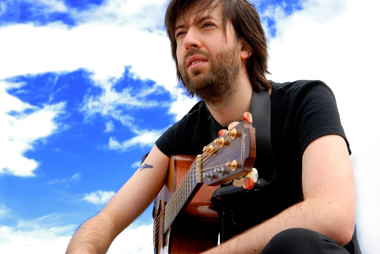 Jon Gomm. Гитара Jon Gomm. Джамтин Джон гитарист.