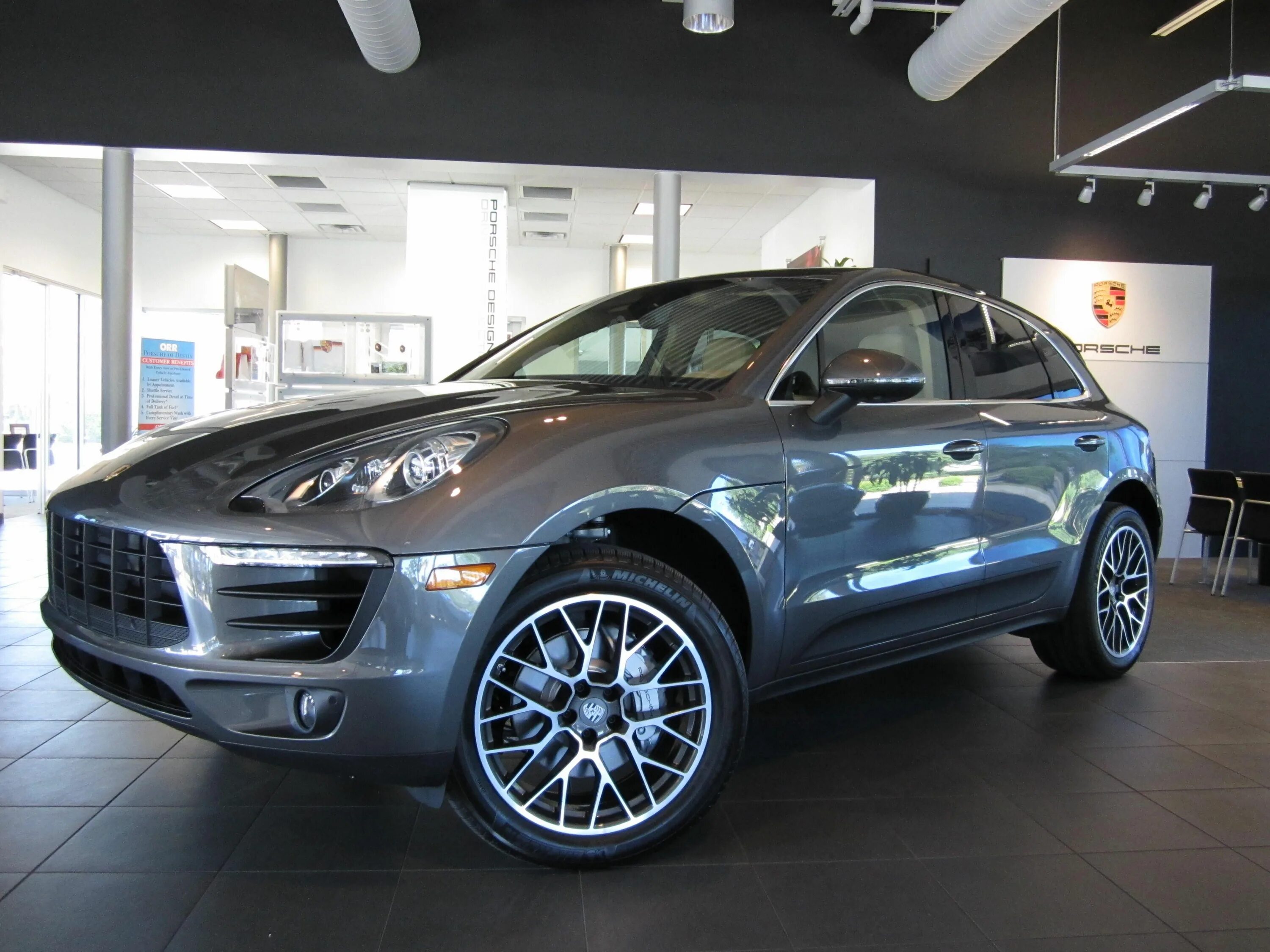 4 game macan. Porsche Macan. Porsche Macan s. Порше Макан серый. Porsche Macan s серый.