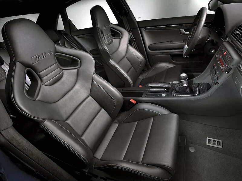 Audi rs4 салон. Audi rs4 b7 Interior. Audi s4 b5 Interior Recaro. Ковши рекаро Audi a4.