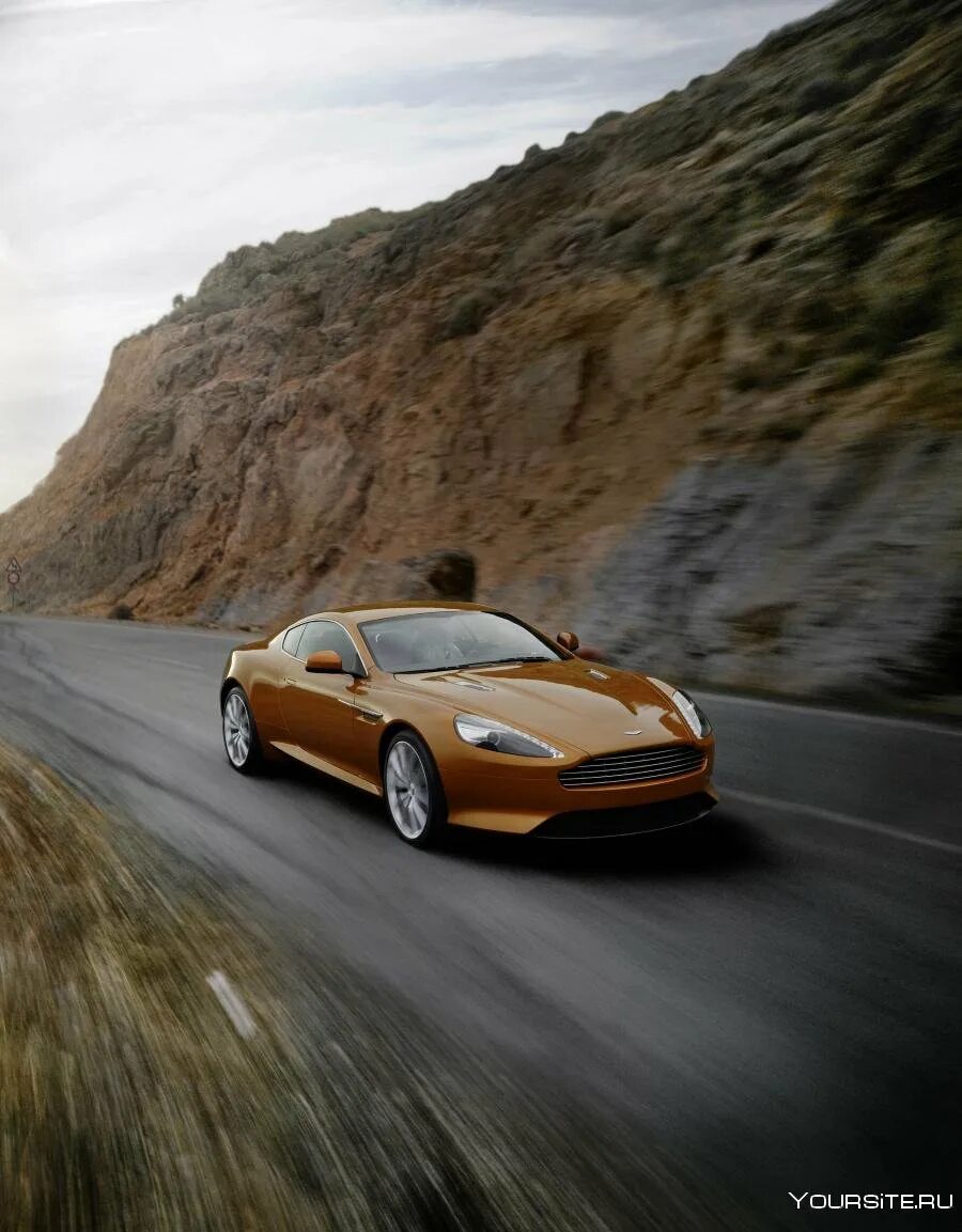 Aston martin db11. Renault trezor concept. Астон мартин уан 77. Антон мартин. Астон мартин вантаж черный.