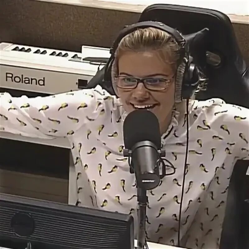 Госстрой радио «маяк» подкаст. Радио маяк хочу все знать. Хочу все знать. Денис николаев и алексей веселкин. Хочу все знать маяк ведущие.