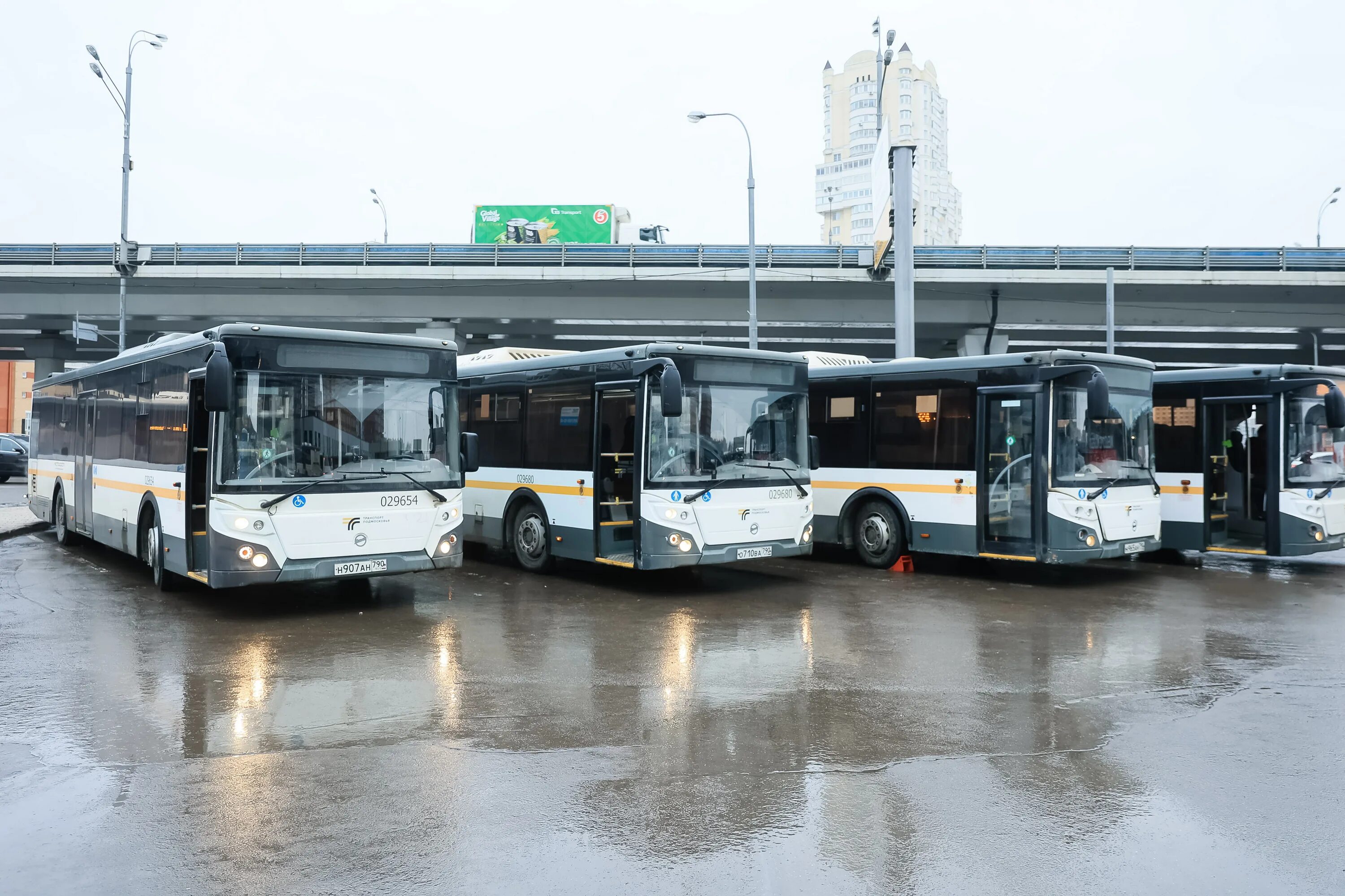 Новые автобусы. Автобусы Подмосковья. Автовокзал Котельники Москва. Московский автобус.