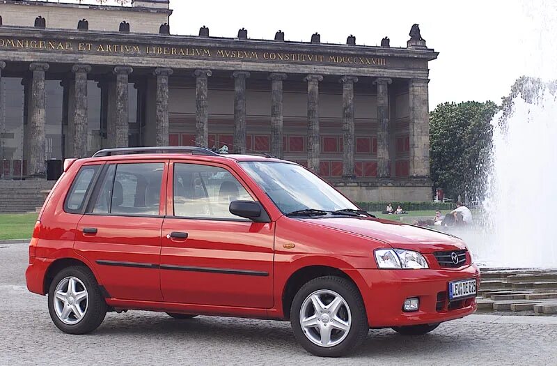 Демио 1 поколение. Мазда Демио 2000. Мазда Демио 1. Мазда Демио 2001 1.3. Mazda Demio 2 2000.