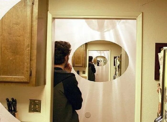 Отражаясь в зеркале какой вид. Francine van hove картины. Отражение в зеркале. Зеркало. Вид в боковое зеркало машины.