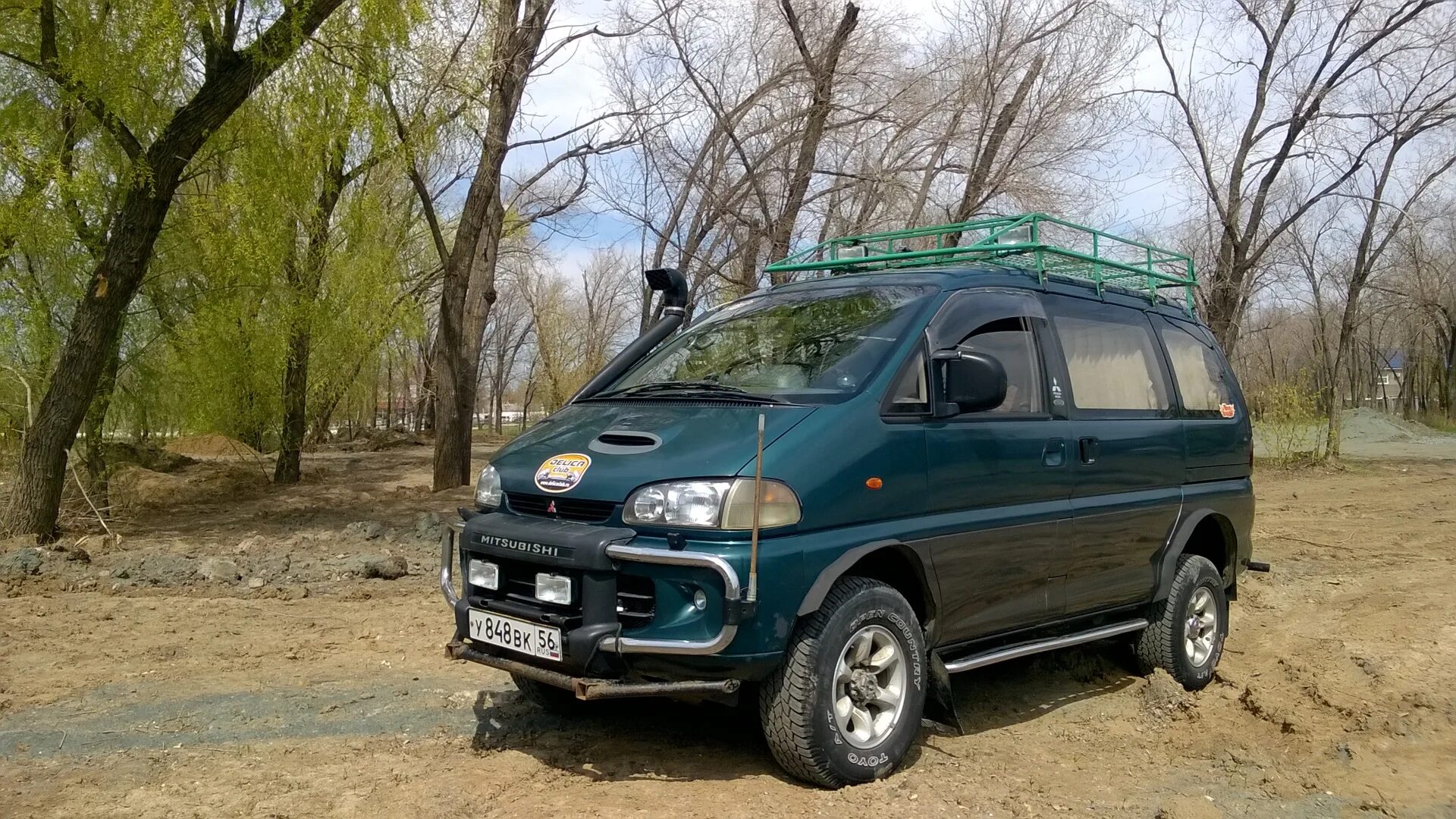 Делика булка противотуманки. Мицубиси делика l400. Mitsubishi delica l500. 265/70/15 делика булка. Митсубиси делика 2008 год.