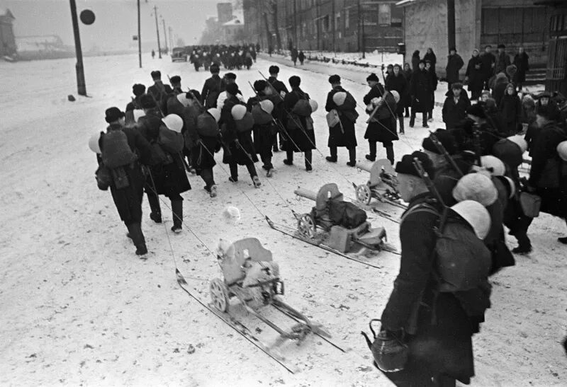 31 декабря 1941. Моряки под Москвой в 1941. Моряки в битве под Москвой. 31 Декабря 1941 г. Морские пехотинцы под Москвой в 1941 году.