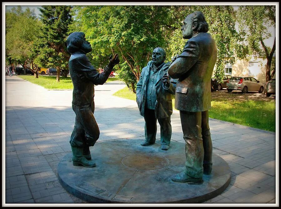 памятник горожане разговор екатеринбург. скульптура горожане екатеринбург. скульптура горожане екатеринбург. памятник горожане екатеринбург. памятник горожане.