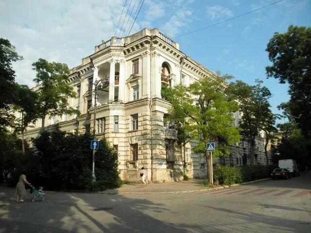 Центральный холм Севастополь. Центральный городской холм в Севастополе. Центральная улица Севастополя. Севастополь центральные улицы города.