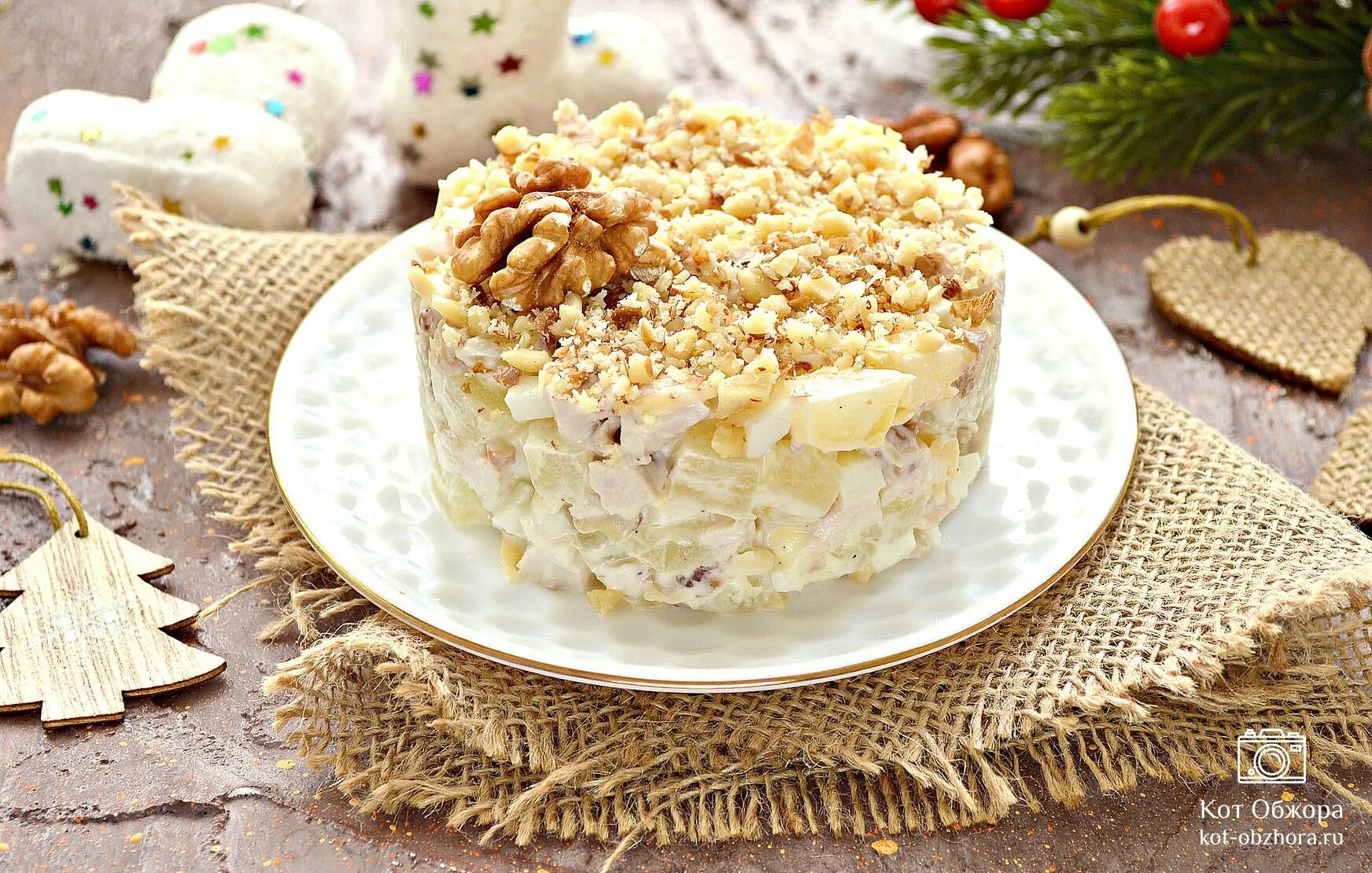 Салат курицей ананасом орехами рецепт
