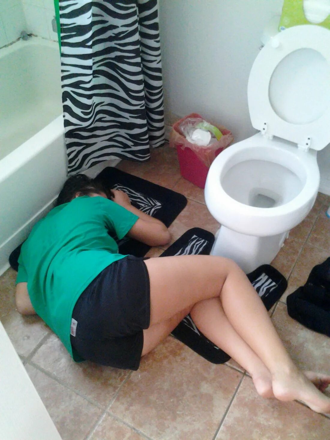 пьяную в толчке