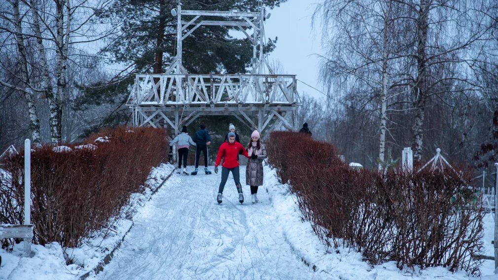 Брянск лапландия горнолыжный. Лапландия арена. Каток лапландия брянск. Ледовый парк лапландия арена брянск. Лапландия арена.