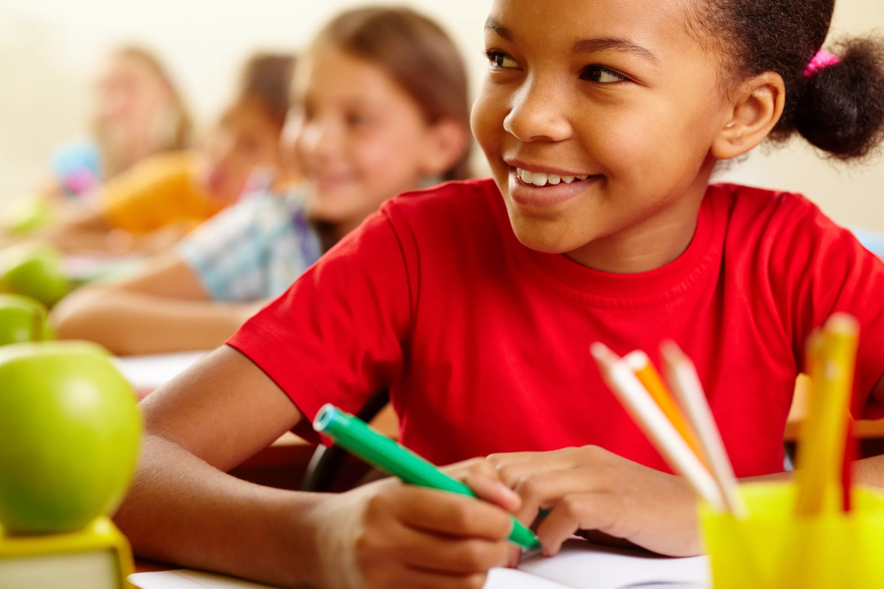 Little school children. Дети в школе. Школьники в Америке. 4 Класс дети. Образование детей.