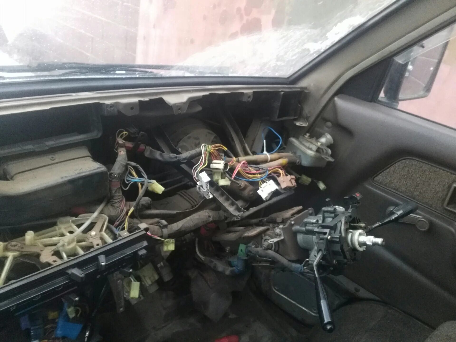 Печка ваз 2114 дует холодным. Хино 300 печка дует холодным воздухом. Поменял печку дует холодный воздух. Печка салона toyota scion. Печка дует теплым воздухом на хендай старекс.