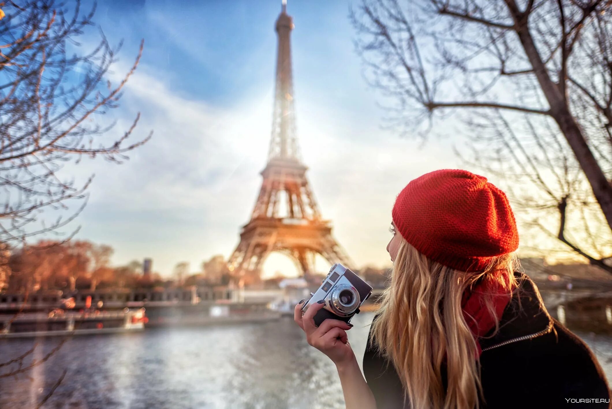 Фотосессия в париже. Париж Эйфелева башня туристы. Осенний Париж. Париж осенью.
