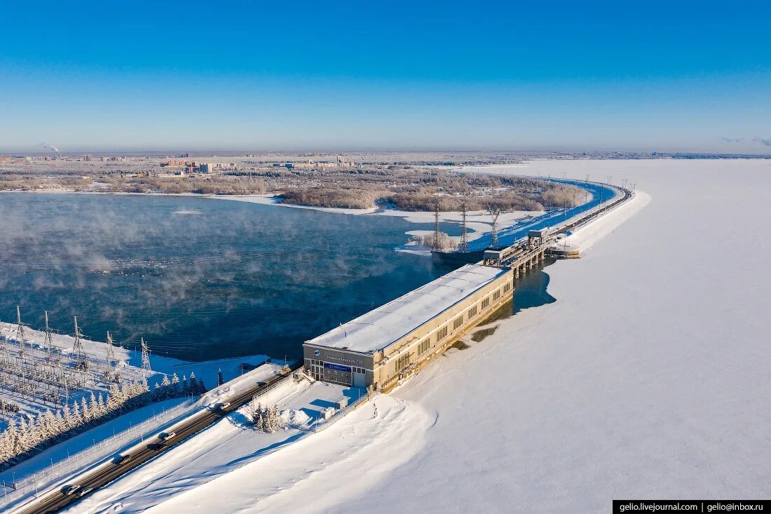 Томская дамба. Плотина ГЭС Новосибирск. Дамба ОБЬГЭС Новосибирск. Плотина Новосибирской ГЭС дамба. Новосибирская ГЭС на реке Обь.