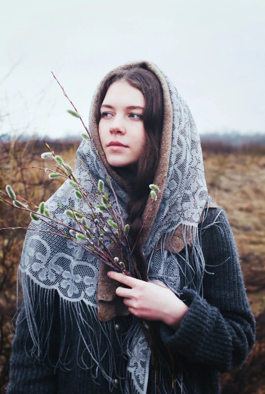 Верба актриса девушки. Леся верба актриса. девушка с вербой. фотосессия с вербой девушки. фото с вербой девушка.