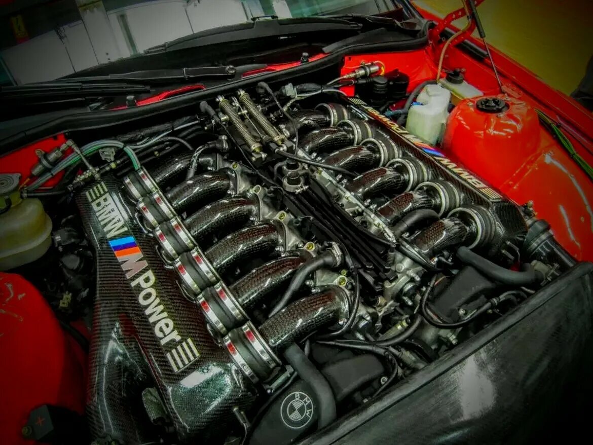 Бмв v16. BMW v12. БМВ в12 мотор. Мотор v12 БМВ. БМВ М 10 v12.