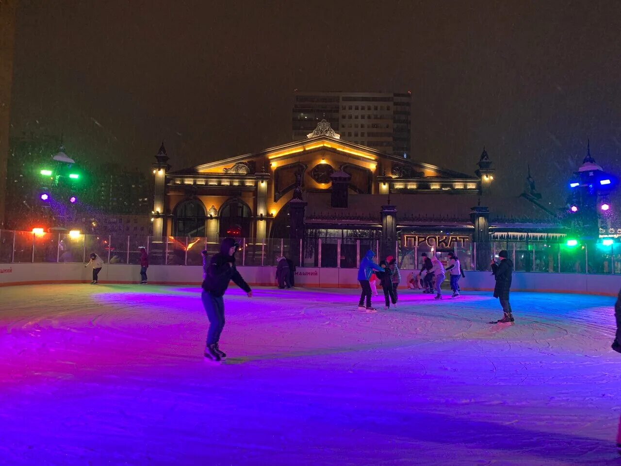катки в москве 2024 до какого числа. парк северного речного вокзала каток. катки в москве 2024 до какого числа. ледовый каток вднх. каток в музее царицыно.