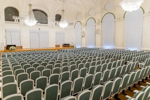 Белый зал политехнического