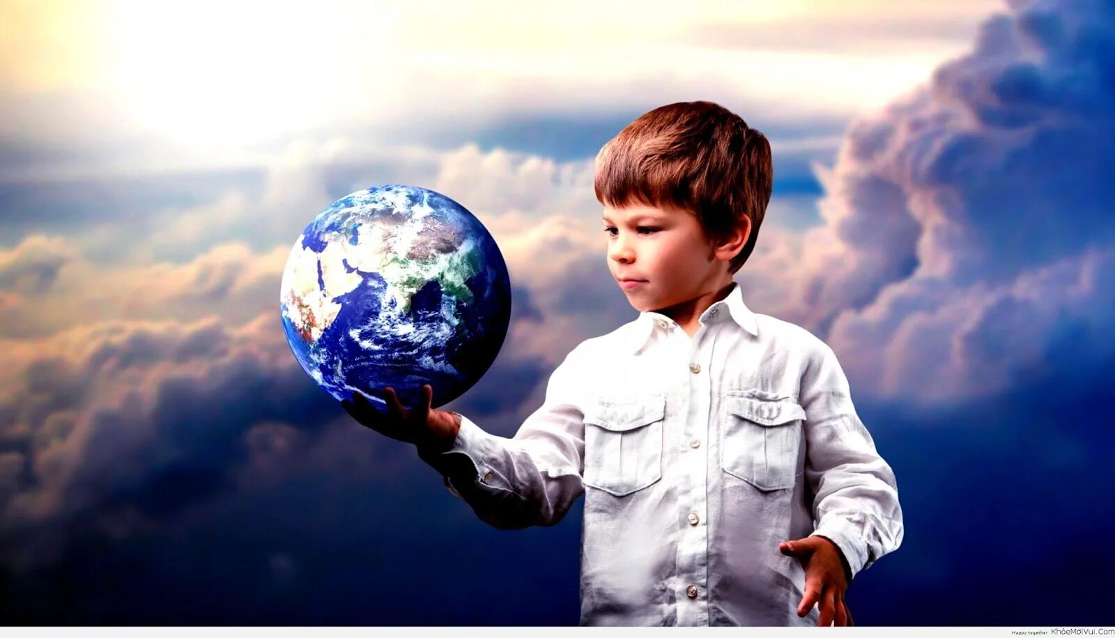 Что никогда тяжелый шар земной. Планеты для детей. Планета земля для детей. Мир для детей. Дети будущее.