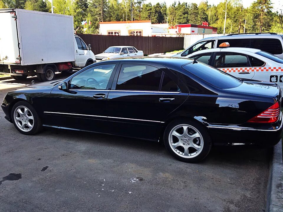 Диски на мерседес w220. Мерседес w220 на 18 дисках. Диски мерседес r17 w220. Mercedes wheels w220. Мерседес w220 r18.