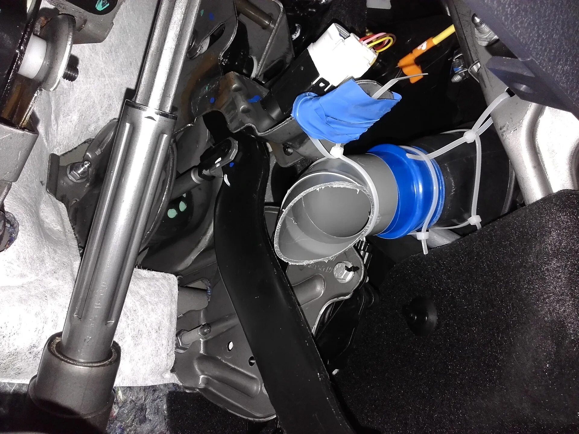 Дефлектор печки теплые ноги рено логан 1. Теплые ноги рено логан 2. Renault sandero stepway 2 печка. Дефлектор теплые ноги рено логан 2. Тёплые ноги рено сандеро 2.