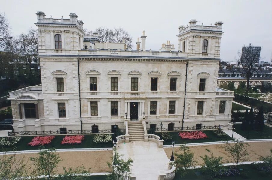 Дом Лакшми Миттала в Лондоне. Особняк Kensington Palace Gardens. Кенсингтон особняк Абрамовича. Особняк Абрамовича в Kensington Palace Gardens. Дом абрамовича