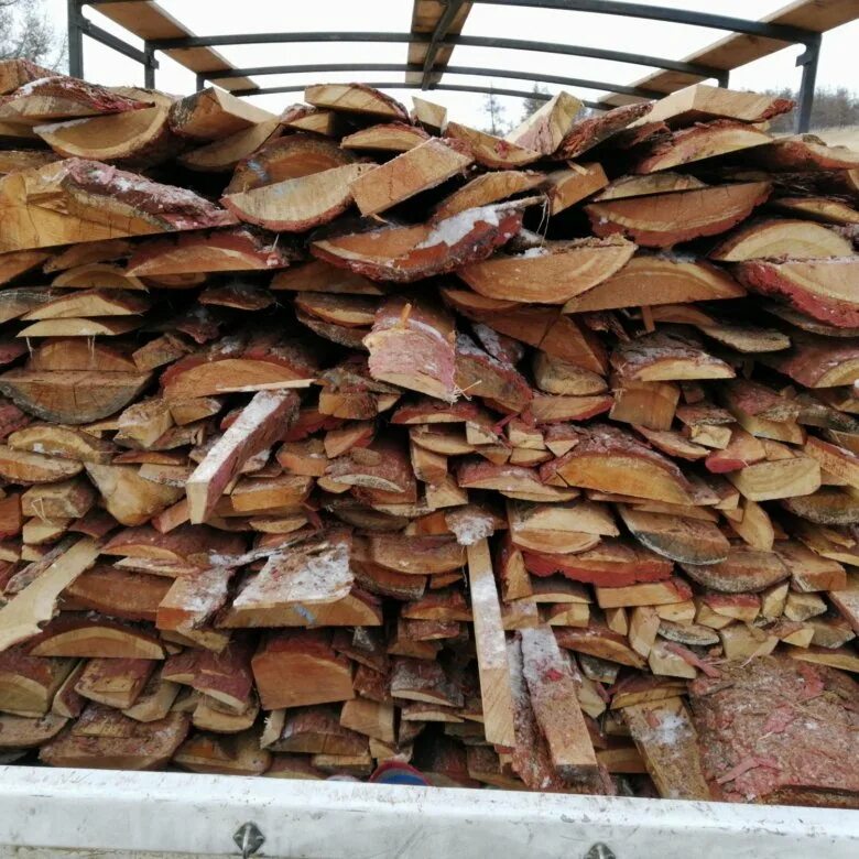 горбыль png. горбыль на поддоне. переработка горбыля. горбыль камаз 55102. отходы древесины.