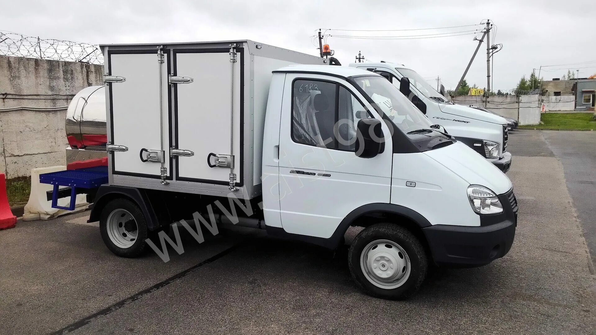 Мир 3302 в спб интернет магазин. 3302 мир газели в янино. Ремонтные накладки газель дверь пластик. Мир газели в янино на карта. Мир 3302 автозапчасти спб янино.