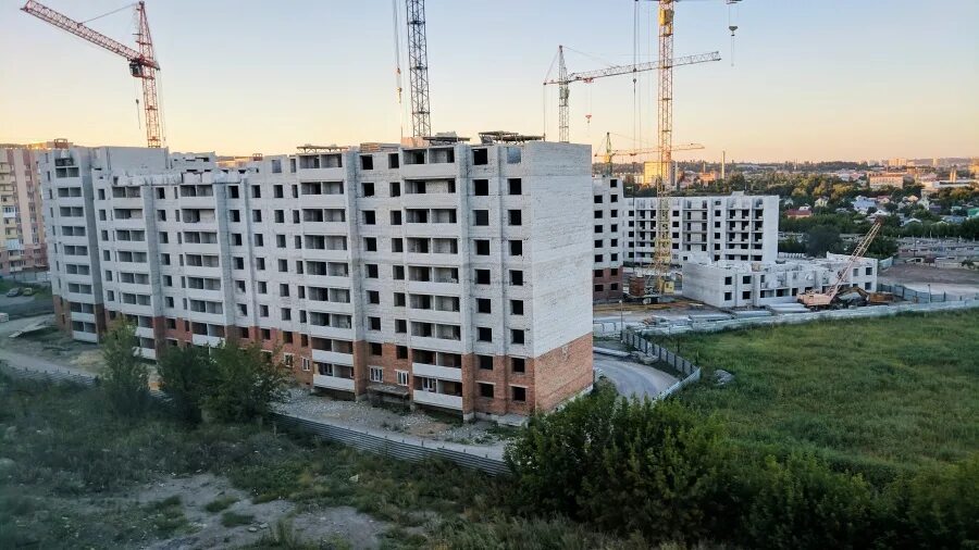 Жк авиатор планировки квартир. План 1 комнатной новостройки. Саратов поволжье поволжьестройинвест. Жк авиатор саратов планировка квартир. Квадрат 64 авиатор.