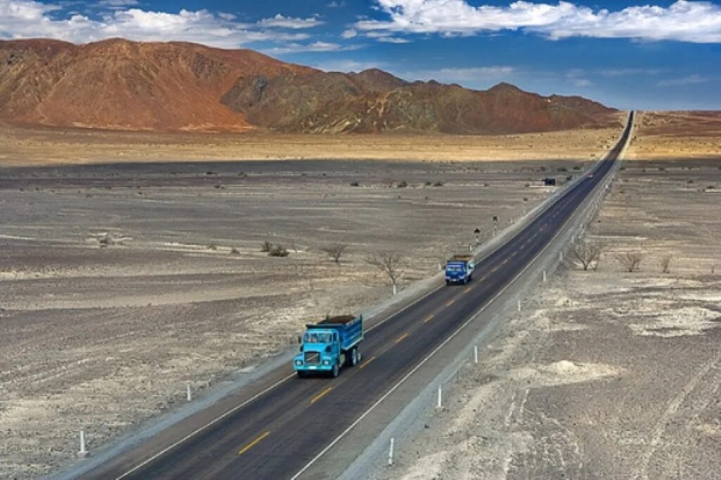Самая дорогая дорога в мире фото. Панамериканское шоссе Мексика. Панамериканское шоссе Эквадор. Панамериканское шоссе Перу. Панамериканское шоссе латинская Америка.