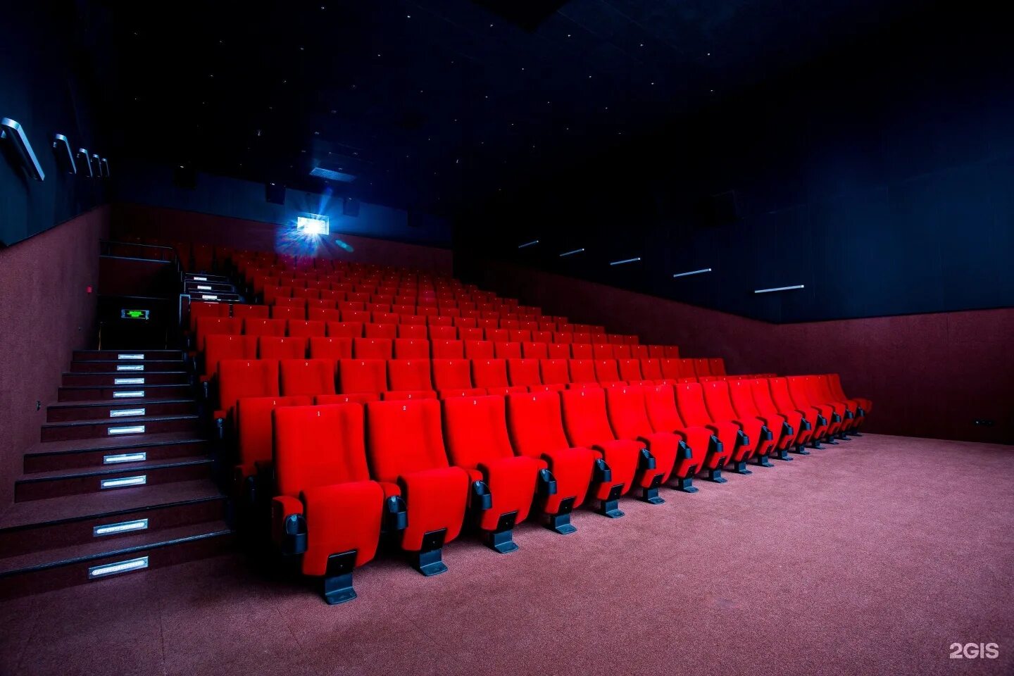 Кинотеатр победа Новосибирск. Кинотеатр победа Новосибирск большой зал. Кинотеатр победа зал 2. Кинотеатр Калининск.