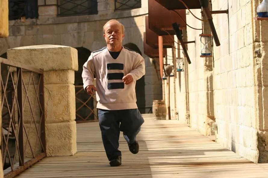 Паспарту форт боярд. Питер динклэйдж форт боярд. Питер динклэйдж форт боярд. Паспарту форт боярд актер. Форт боярд паспарту 2019.