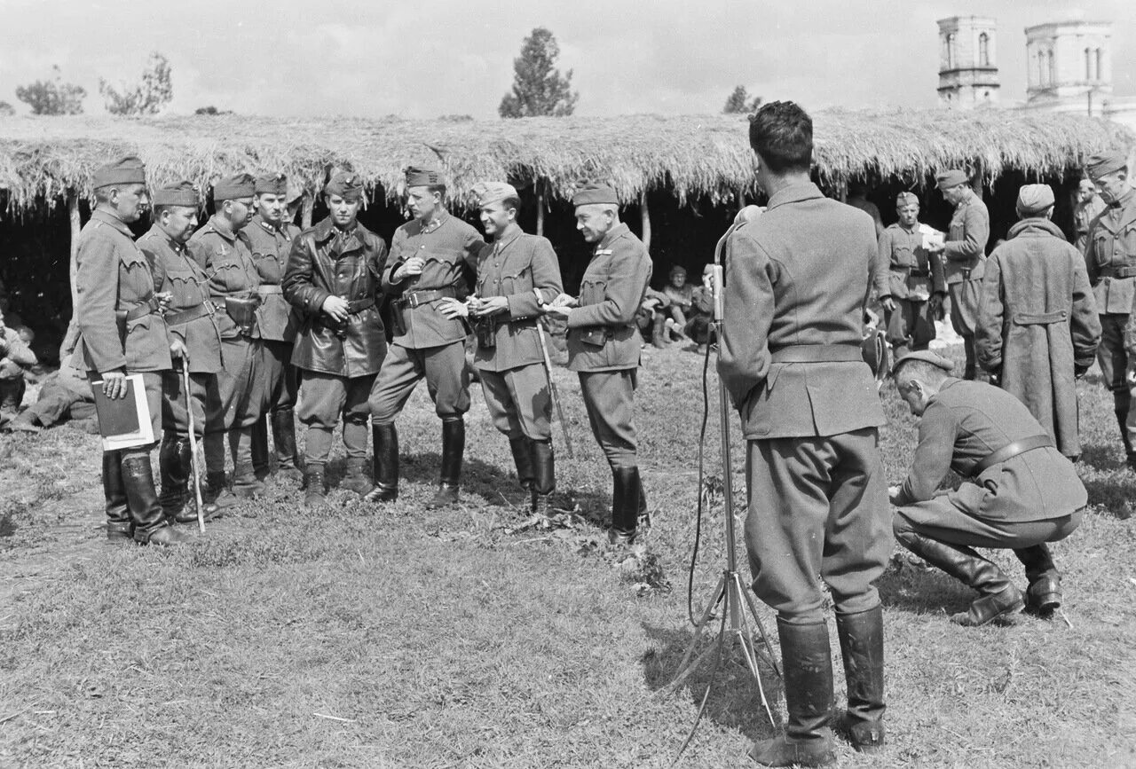 1942 Пленные венгерские солдаты. Пленные венгры в СССР. Советские военнопленные 1942. Помощь военнопленным