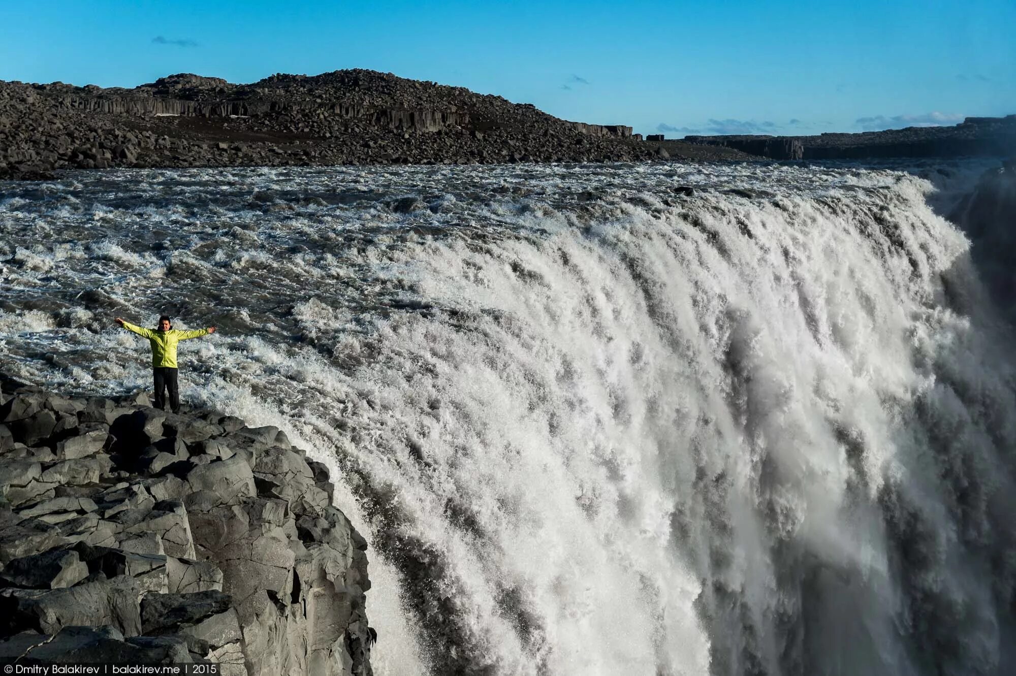 Какой самый мощный водопад. Самый мощный в Европе водопад Деттифосс. Деттифосс Исландия. Водопад Деттифосс Испания. Мощный водопад Gullfoss Исландии.