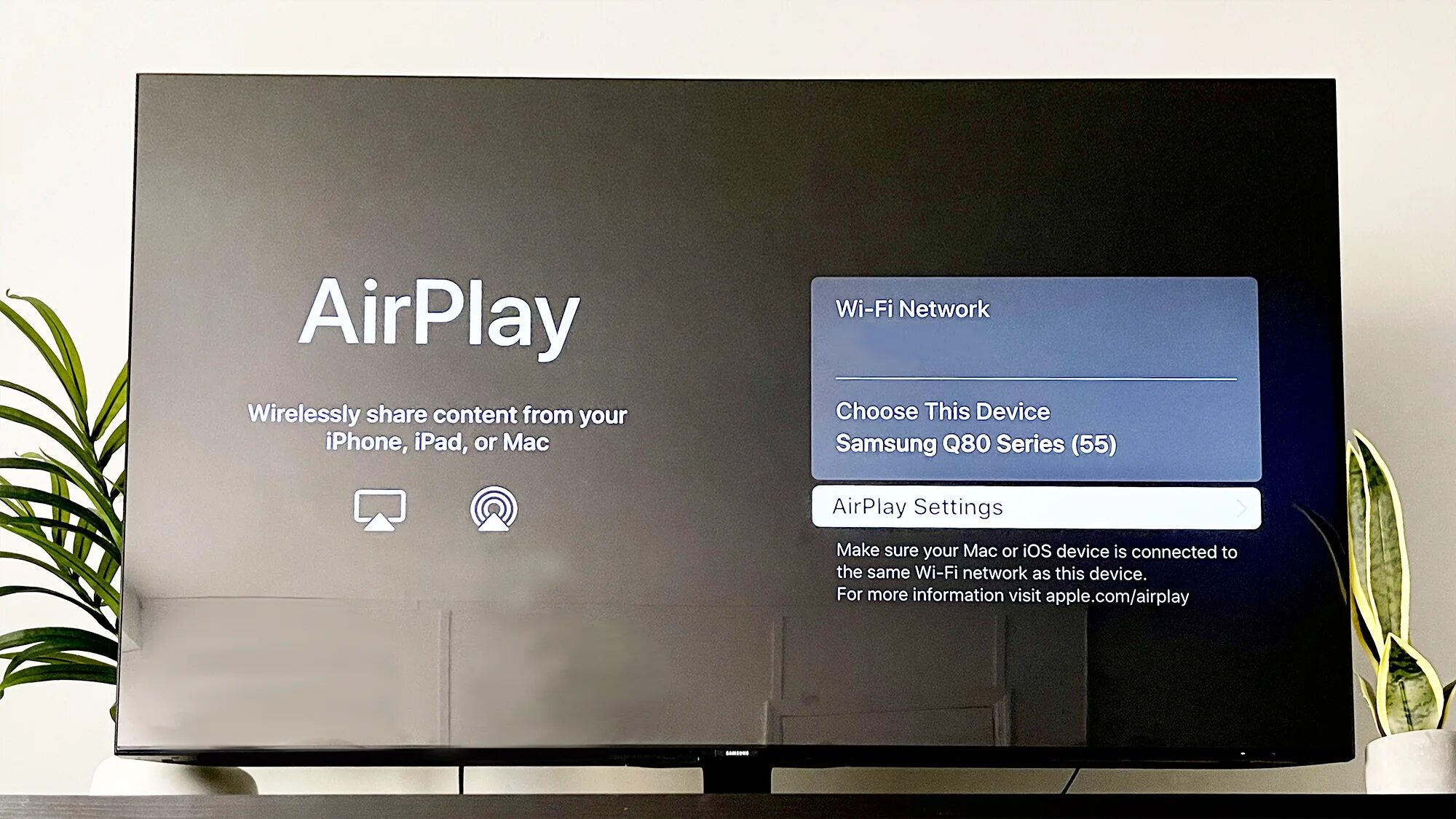 Телевизор самсунг airplay. Apple Airplay Samsung TV. Airplay самсунг ТВ. Airplay в телевизоре самсунг. Airplay на телевизоре.