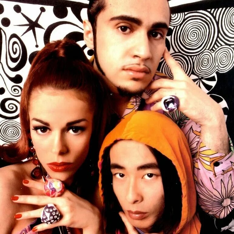 Deee lite. Группа deee-lite. deee‐lite world clique. deee-lite википедия. история deee-lite.