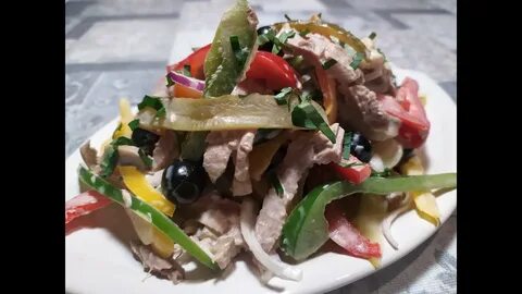 Салат говядина с перцем маринованным огурцом