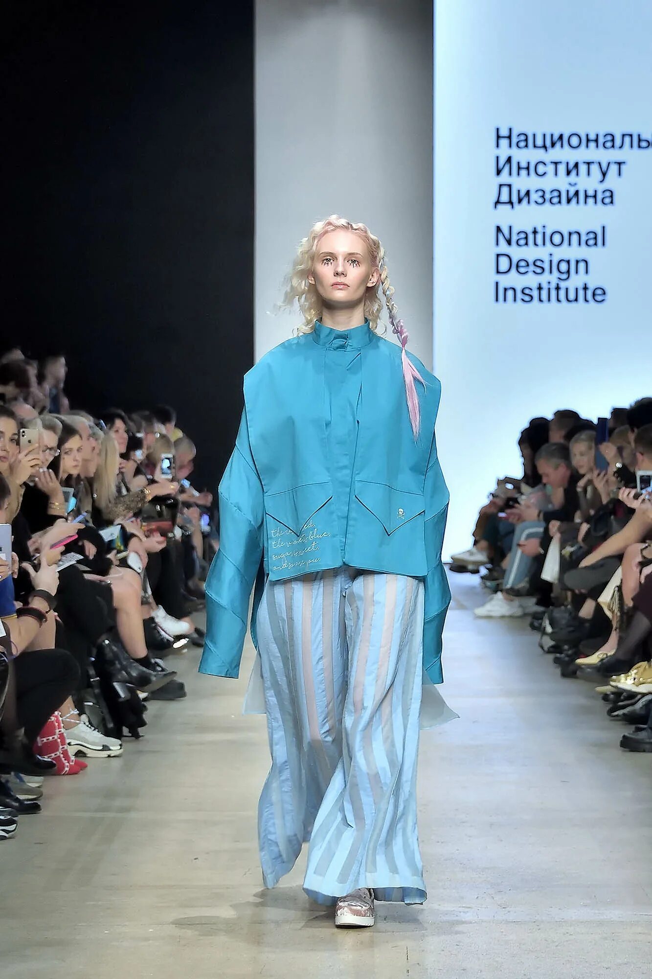 Национальный институт моды. Корнер на показе мод. Милан институт моды. Лидеры моды. Институт марангони в милане.