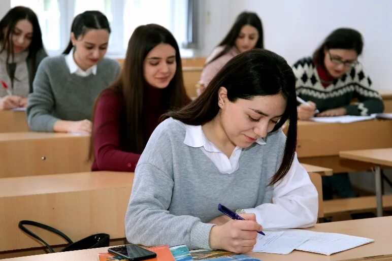 Поступление в университет занятия в школе. Армянский государственный экономический университет. անհատական աշխատանք asue. asue college.