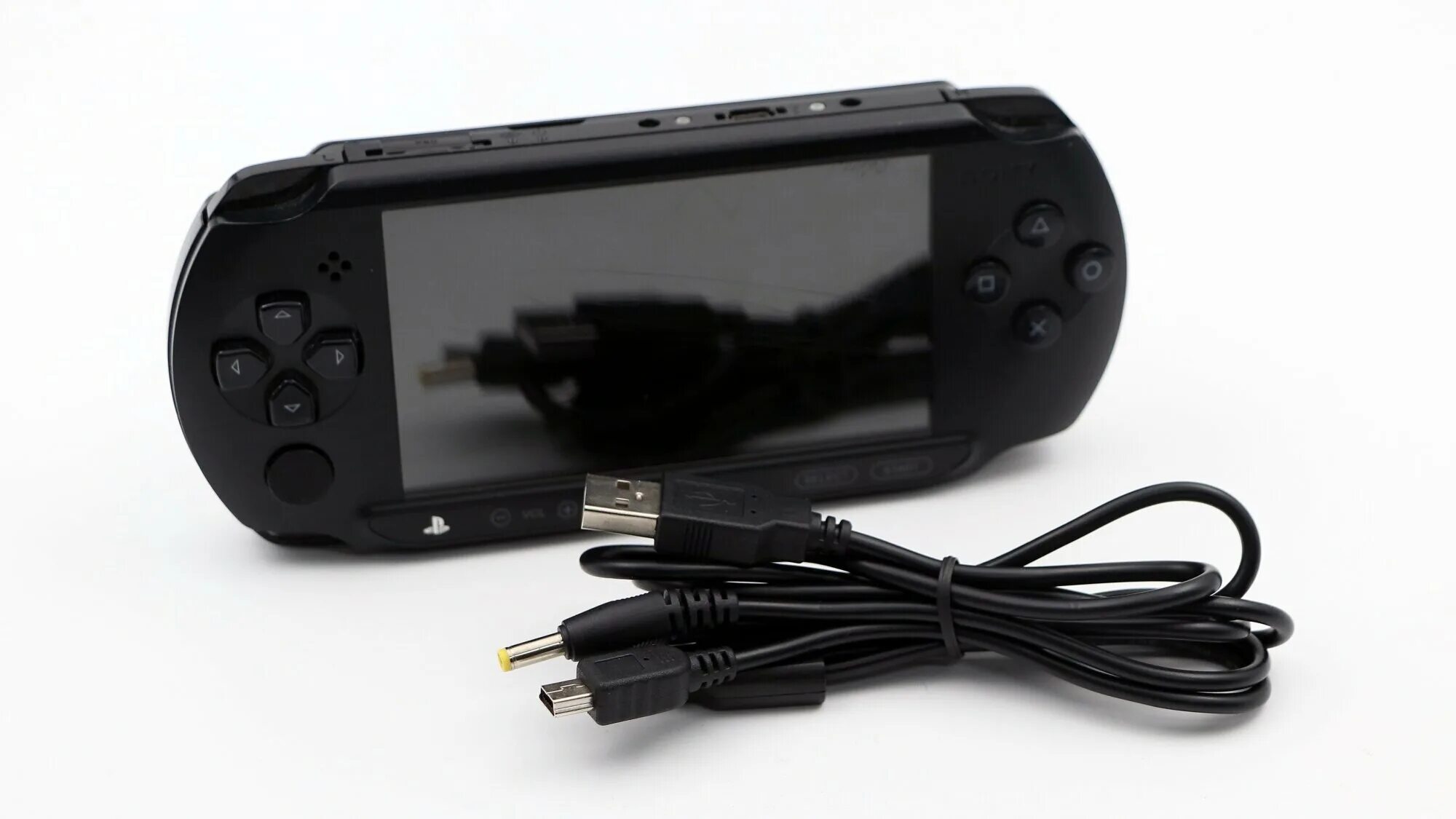 Psp поддержанная. Приставка Sony PSP e1008. Sony PLAYSTATION Portable e1000. Игровая приставка Sony PLAYSTATION Portable e1008 Black. Sony PSP E-Street -1004.