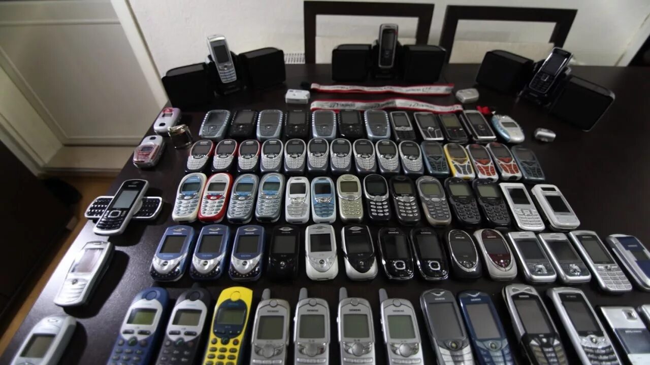 Collection телефон. Коллекция телефонов. Моя коллекция телефонов. Сименс с кучей кнопок. Oh no my Siemens collection.
