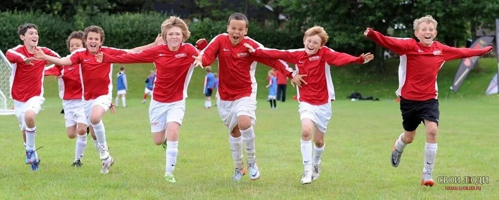 Футбол дети. Children school football. Children school football. Лагерь для футболистов. Футбол в школе.