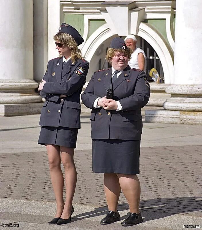 Тетки с формами. Женщины в милицейской форме. Толстая Полицейская в форме.
