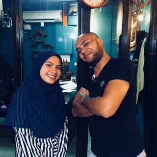 Sir uzairi age.