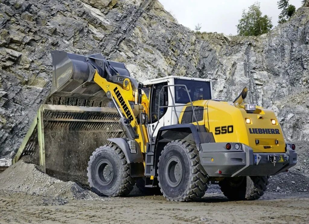 Либхер 5704. Liebherr l550. погрузчик либхер l550. liebherr 550 погрузчик. либхер 550 фронтальный.