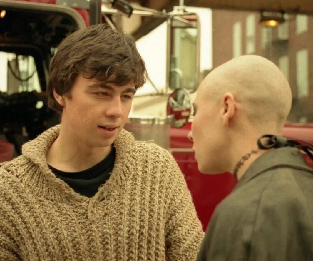 Кадир из сериала мои братья. Кадир из сериала мои братья и сестры. Кассета брат 2. Брат 11. Брат 2 за кадром обложка.