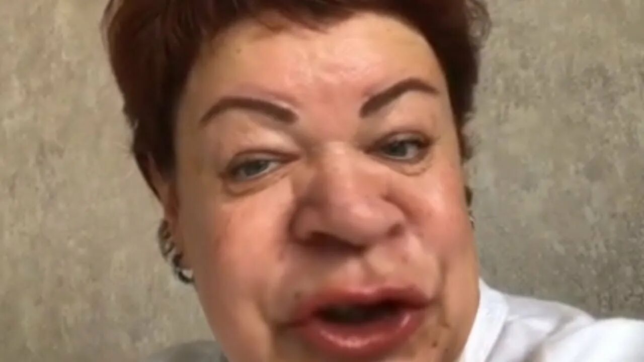 Как дела девочки мем Create meme "mother honors life, the mother of the student photo, woman" Pictu